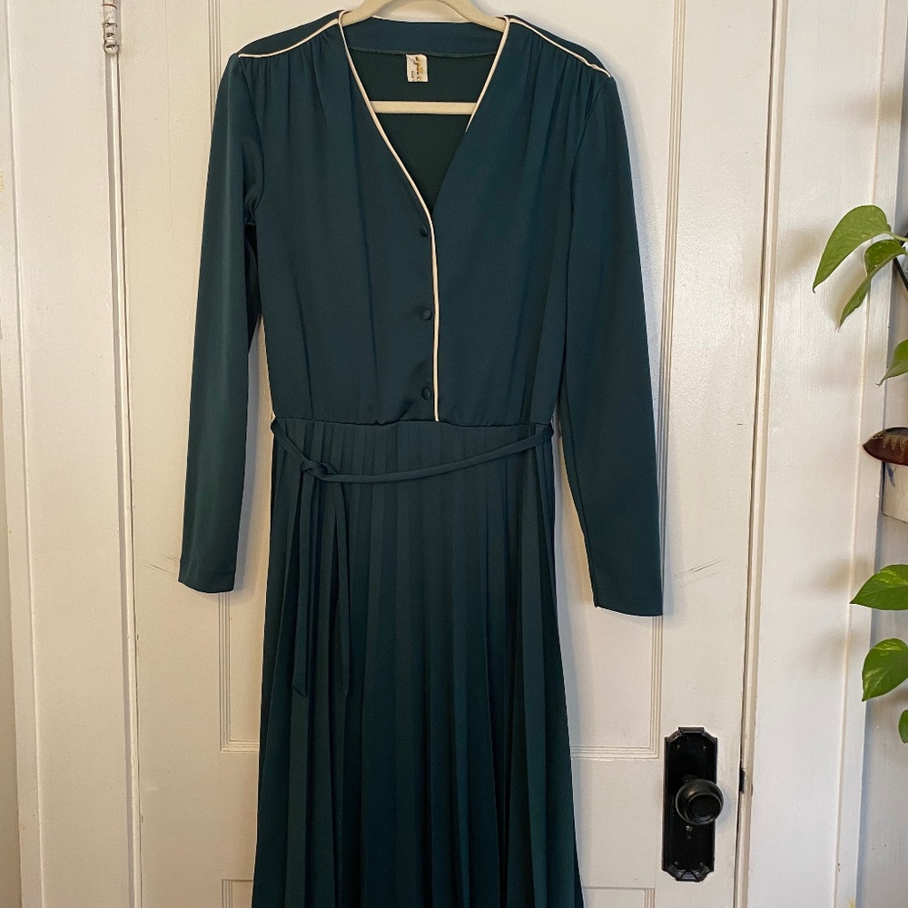 Vintage 1970s Forrest Green Dress with a pleated skirt
